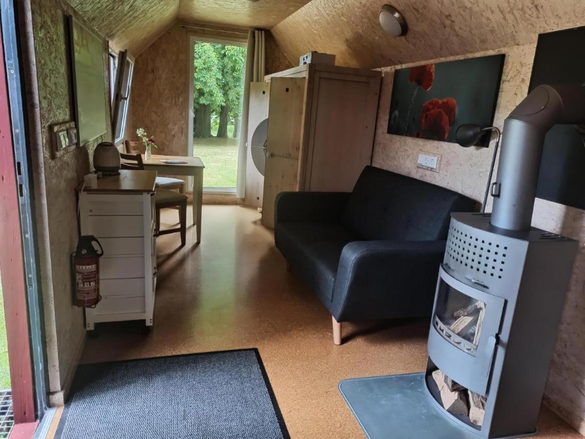 ホテル Schaeferwagen Auf Dem Biogut-Saalkow Gustow  エクステリア 写真